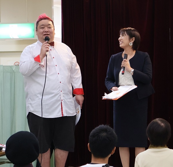 MCの田中さん、TADAさん
